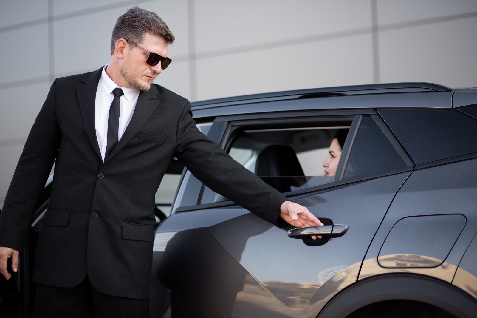 Seamless Rome Airport Transfer Service - FCO & CIA - Limo VIP Driver